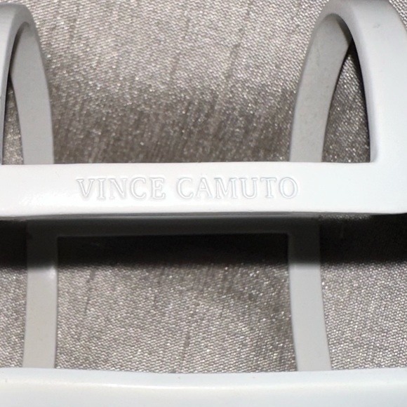 ⭐️VINCE CAMUTO⭐️RARE MOD WHITE CUFF BRACELET - Picture 7 of 8